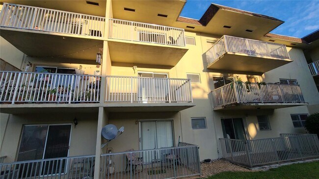 Building Photo - 7505 SW 82nd St