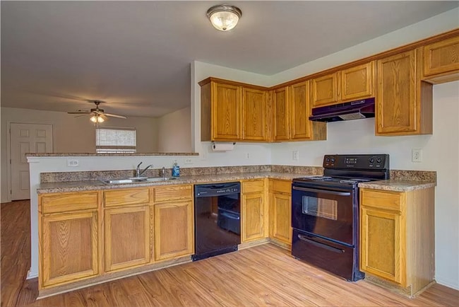 Building Photo - Beautiful Brick Home in Great School Distr...