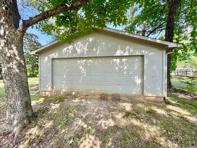 Building Photo - 3078 Chaucer Ln