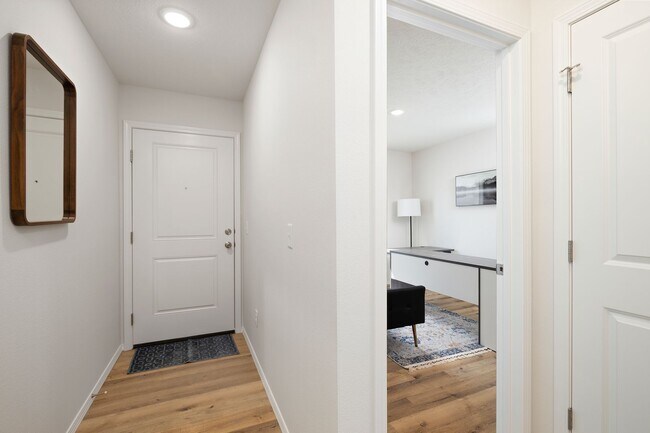 Building Photo - Newly built 3 bedroom duplex-Westbury Gardens!