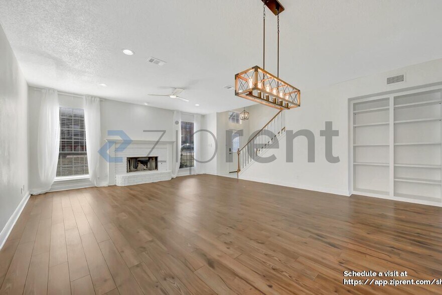 Building Photo - 2111 Daniel Way