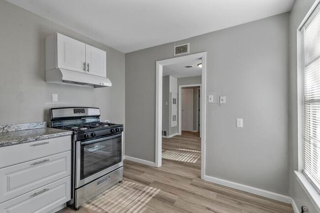 Building Photo - 3 Pershing Dr