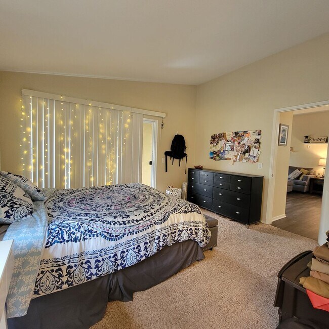 Building Photo - MOVE-IN SPECIAL $500 OFF! Otay Ranch - Gorgeous 2 Bed/2 Bath Condo with Garage