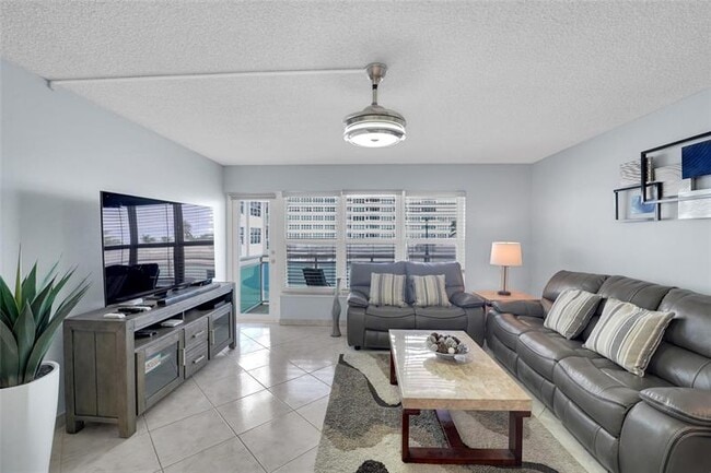 Building Photo - 3900 Galt Ocean Dr