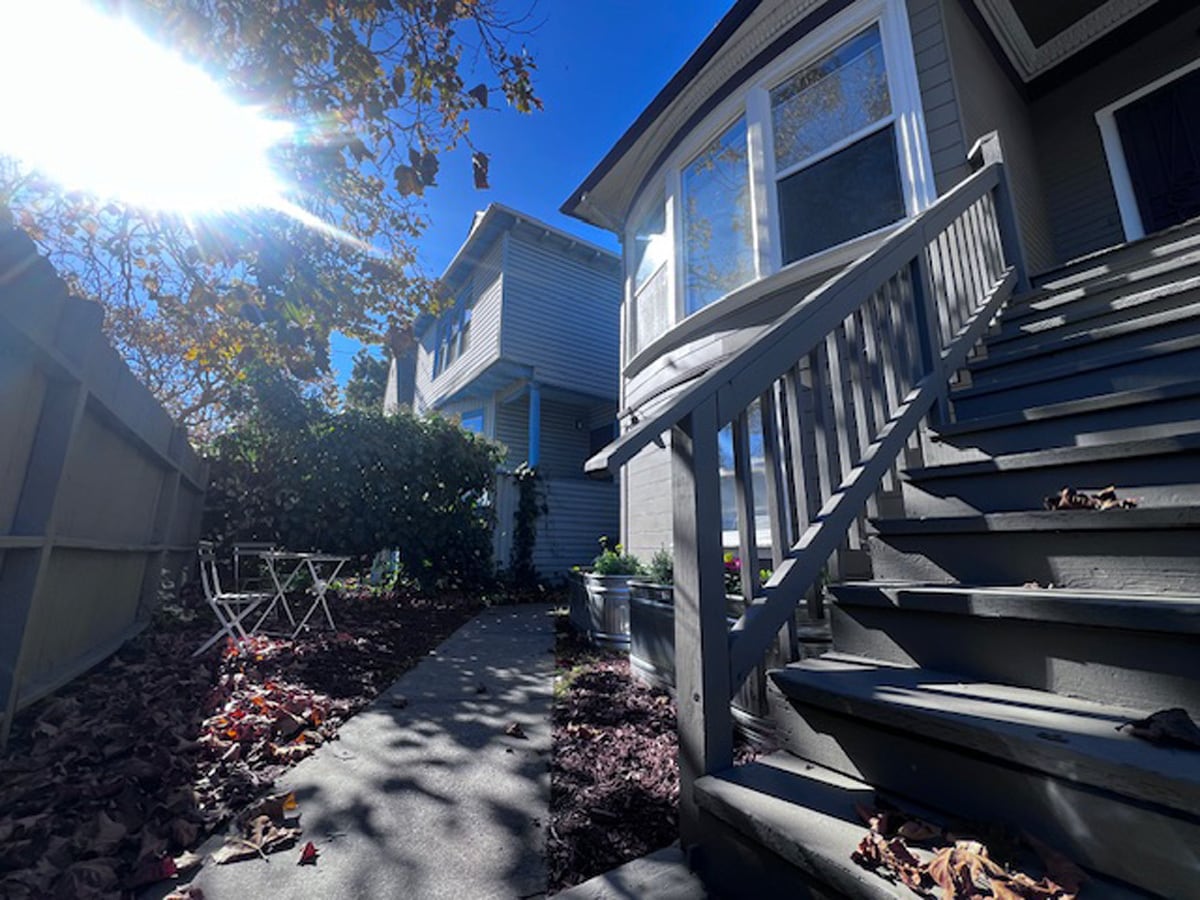 Building Photo - 1039 Peralta St