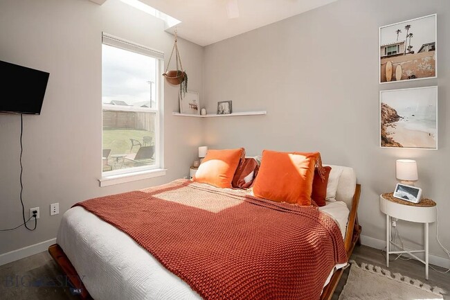 Building Photo - Charming Three Bedroom Home with Large Fenced Yard