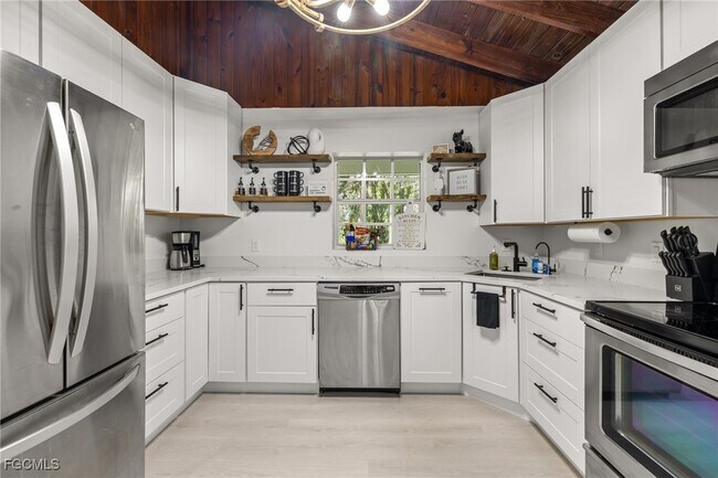 Building Photo - 17780 Caloosa Rd