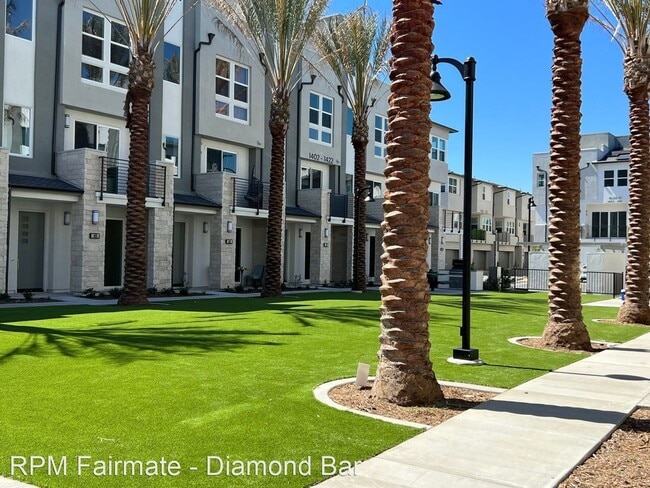 Building Photo - Four Levels of Modern Luxury Living in Ana...