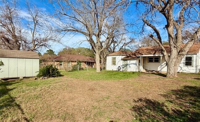 Building Photo - 1104 Marie St