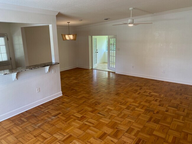 Building Photo - 1817 Loch Berry Rd