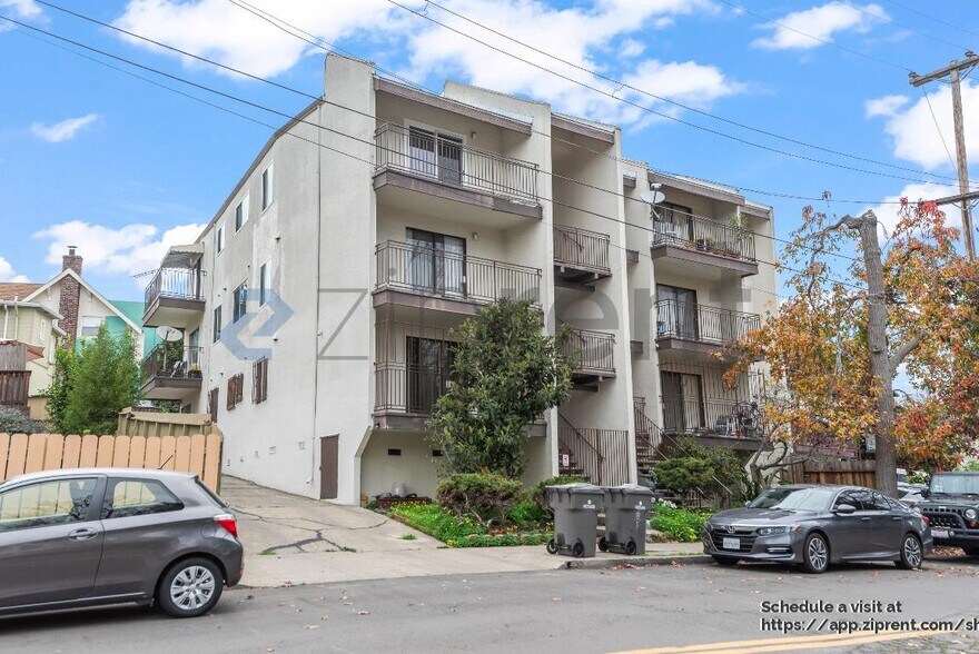 Building Photo - 321 Athol Ave