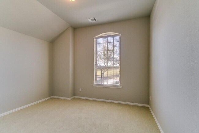 Building Photo - 6018 Grace Falls Dr