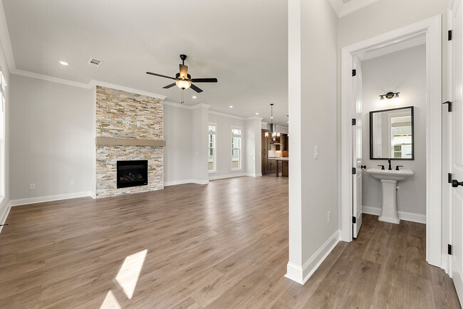 Building Photo - 114 Stonehouse Dr