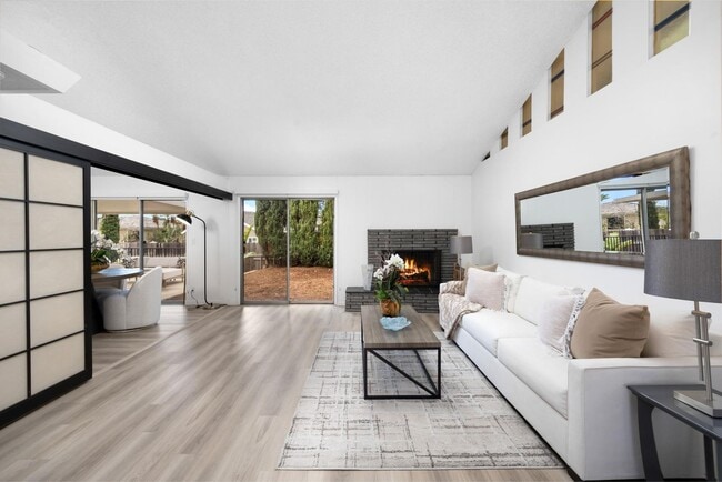 Building Photo - Mid-Century Home in Prime East Sierra Madr...