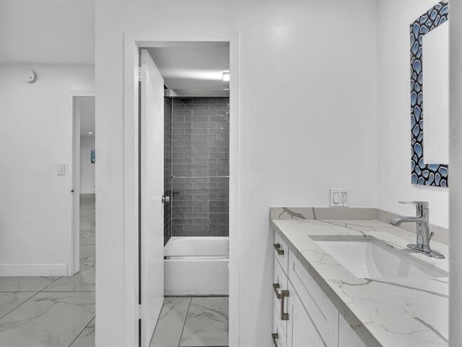 Building Photo - 5100 Dupont Blvd