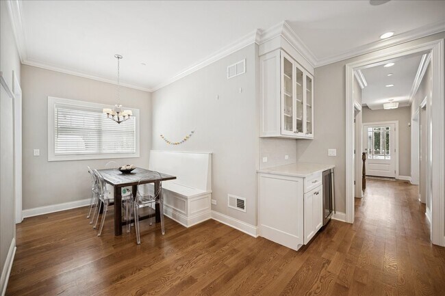 Building Photo - 420 Evanston Ave