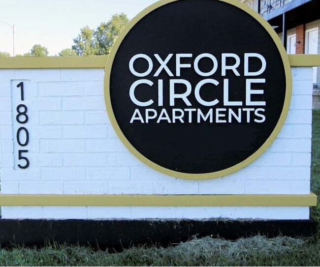 Building Photo - Oxford Circle