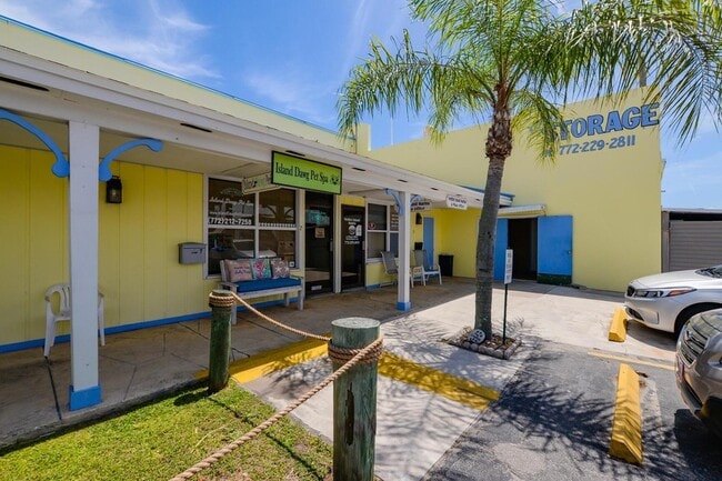 Building Photo - 122 Nettles Blvd