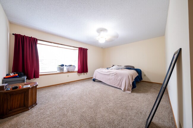 Building Photo - 407 Wood Way