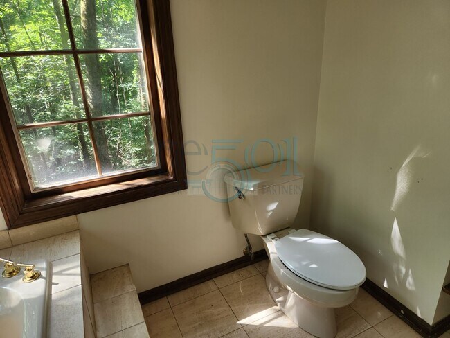 Building Photo - RARE exquisite home on acreage in the heart of West Little Rock!