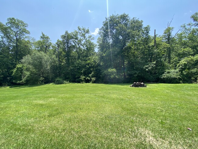 Building Photo - 120 E Siddonsburg Rd