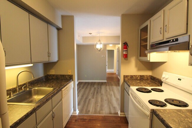 Building Photo - 1030 Blue Ridge Dr