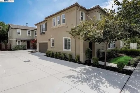 Building Photo - 316 MacArthur Way