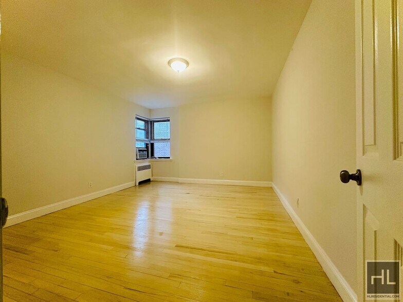 Building Photo - William Street