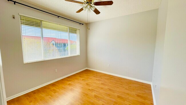 Building Photo - 107 Half Moon Cir