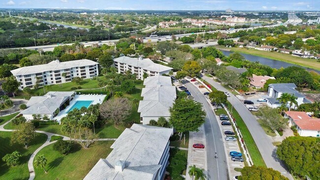 Building Photo - 3716 Whitehall Dr