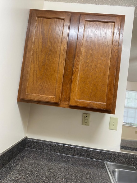 Building Photo - 120 Louise St