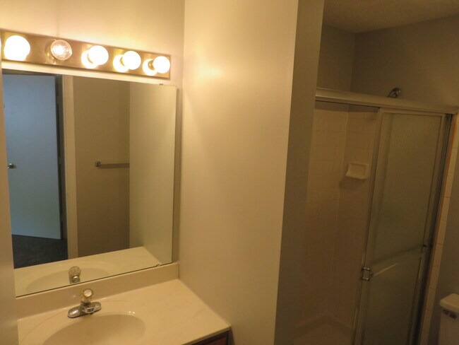 Building Photo - 310 Timber Ridge Dr