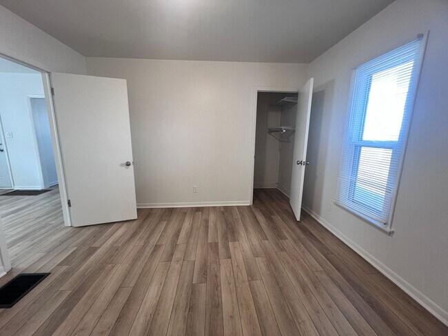 Building Photo - Updated Three Bedroom Home on the NE side of Grand Rapids!