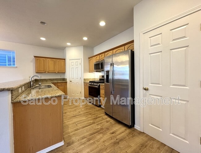 Building Photo - 11074 SW Washington St