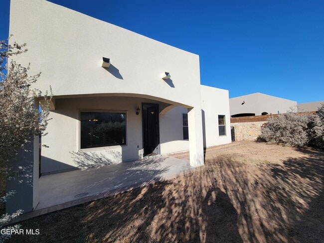 Building Photo - 2140 Honour Point Pl
