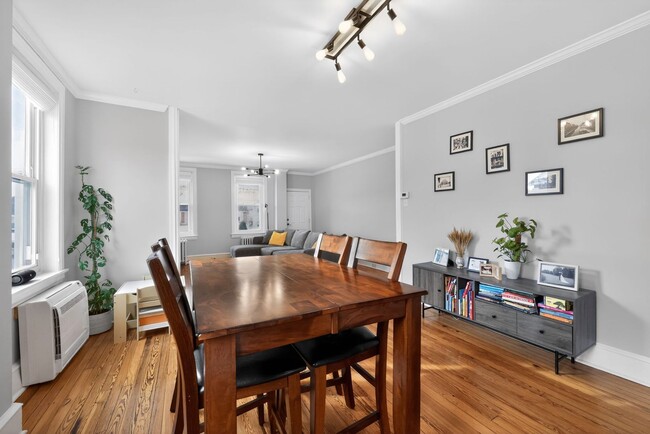 Building Photo - 4 Bedroom, 2 Bath Conshohocken Gem!