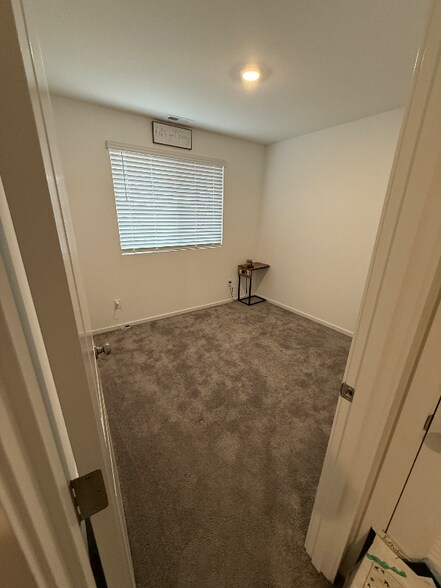 Building Photo - 16650 Grey Pne St