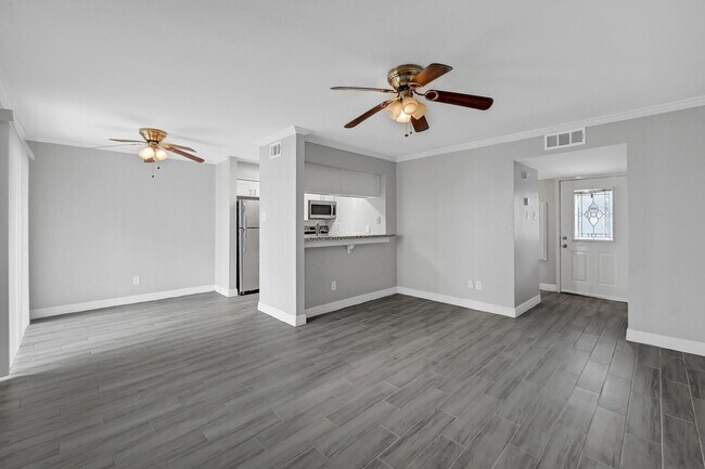 Building Photo - 18519 Egret Bay Blvd