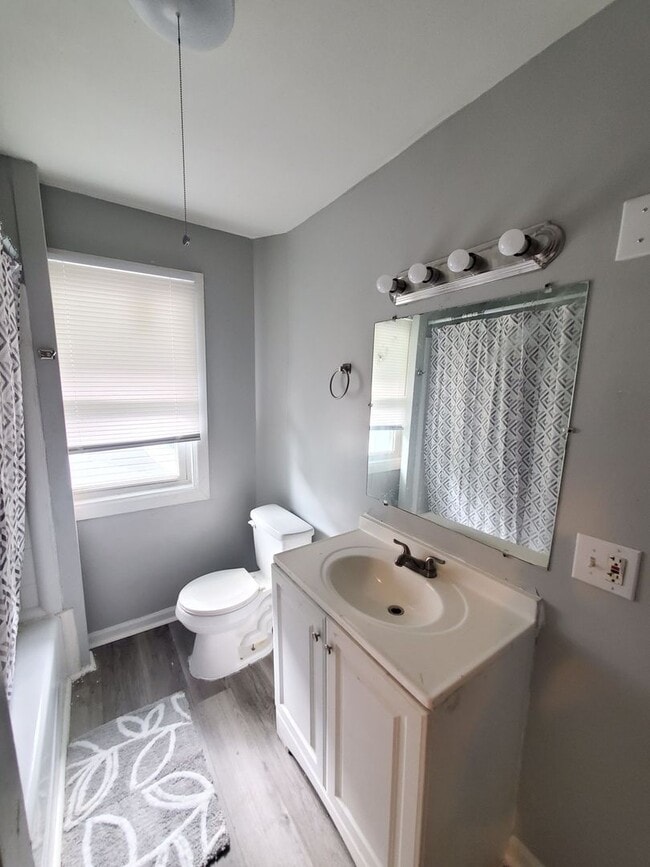 Building Photo - 3 BEDROOM SINGLE FAMILY HOME-SEC8 TENANTS ...
