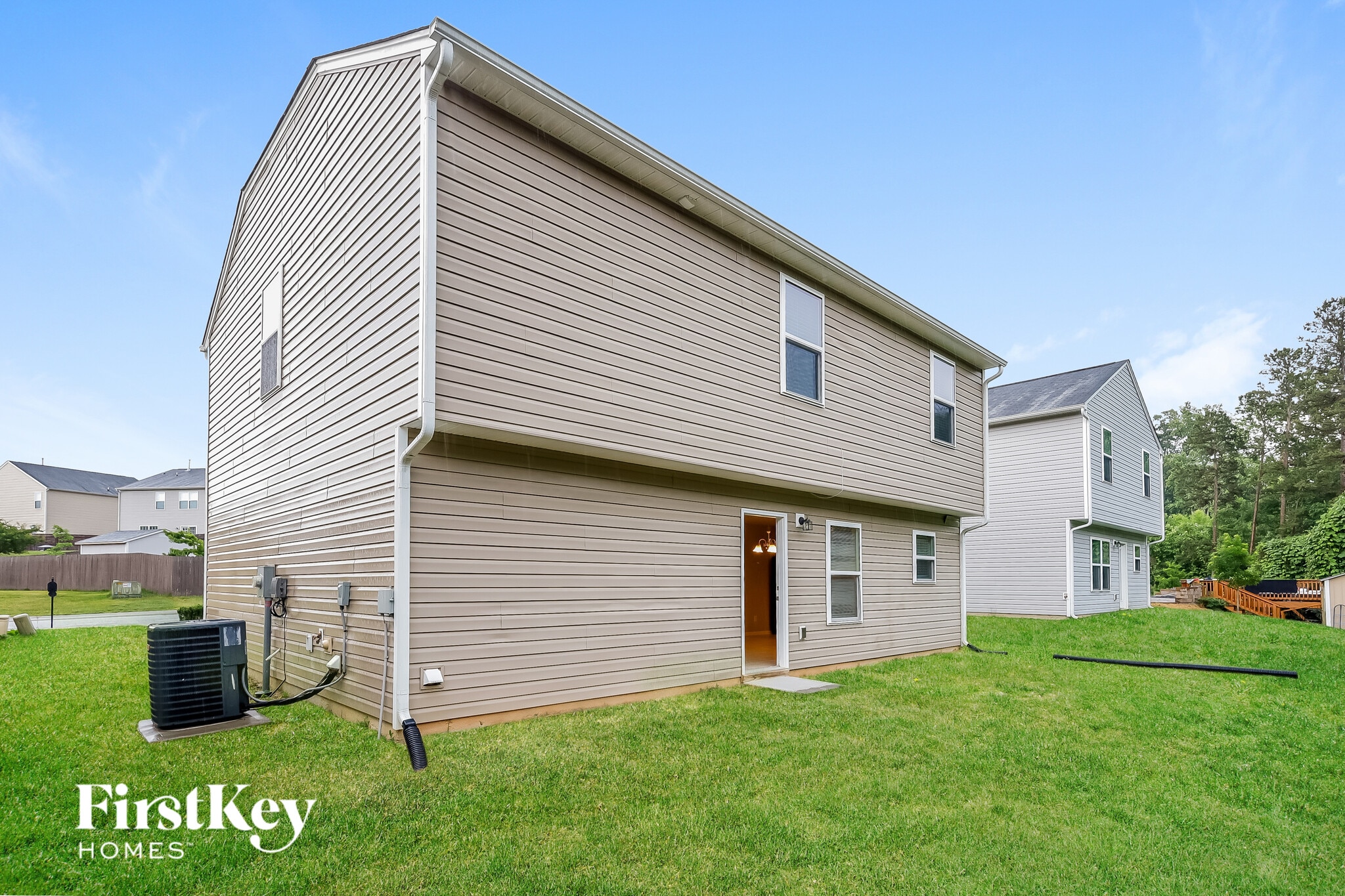 Building Photo - 913 Bolivia Dr