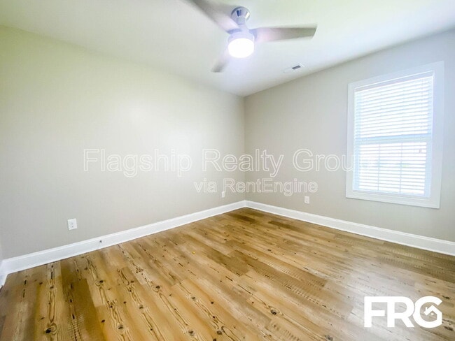 Building Photo - 203 Carew Dr