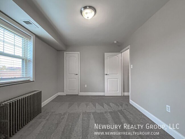 Building Photo - 104 W Steuben St