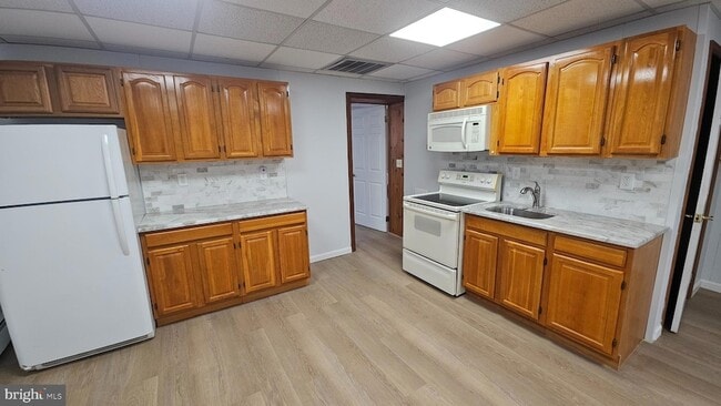 Building Photo - 117 S Warren St