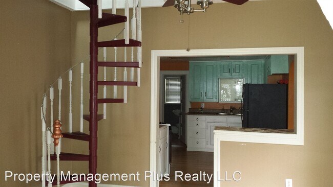 Building Photo - 3 br, 1 bath House - 104 Longs Peak Ave