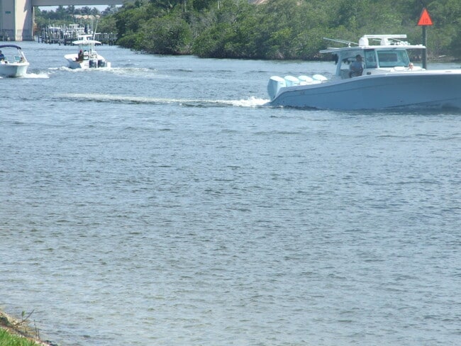 Building Photo - 1000 U.S. Rte 1