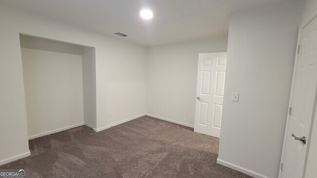 Building Photo - 3206 Diamond Blf