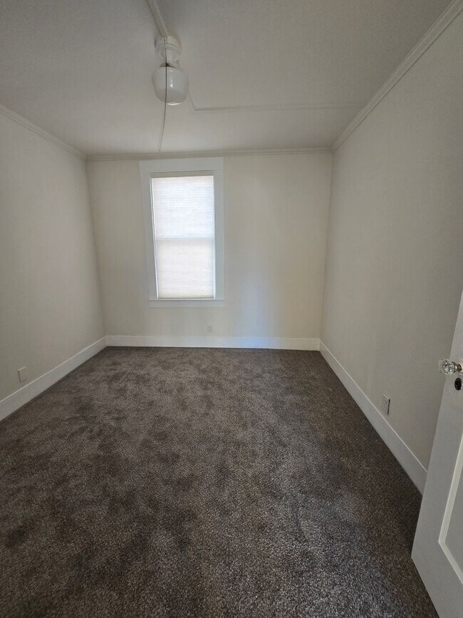 Building Photo - Beautiful Lower Level Unit in Pt. Richmond, CA