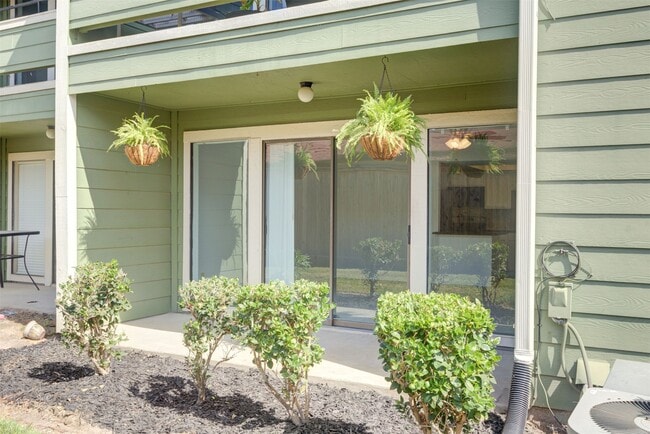 Building Photo - 14777 Wunderlich Dr