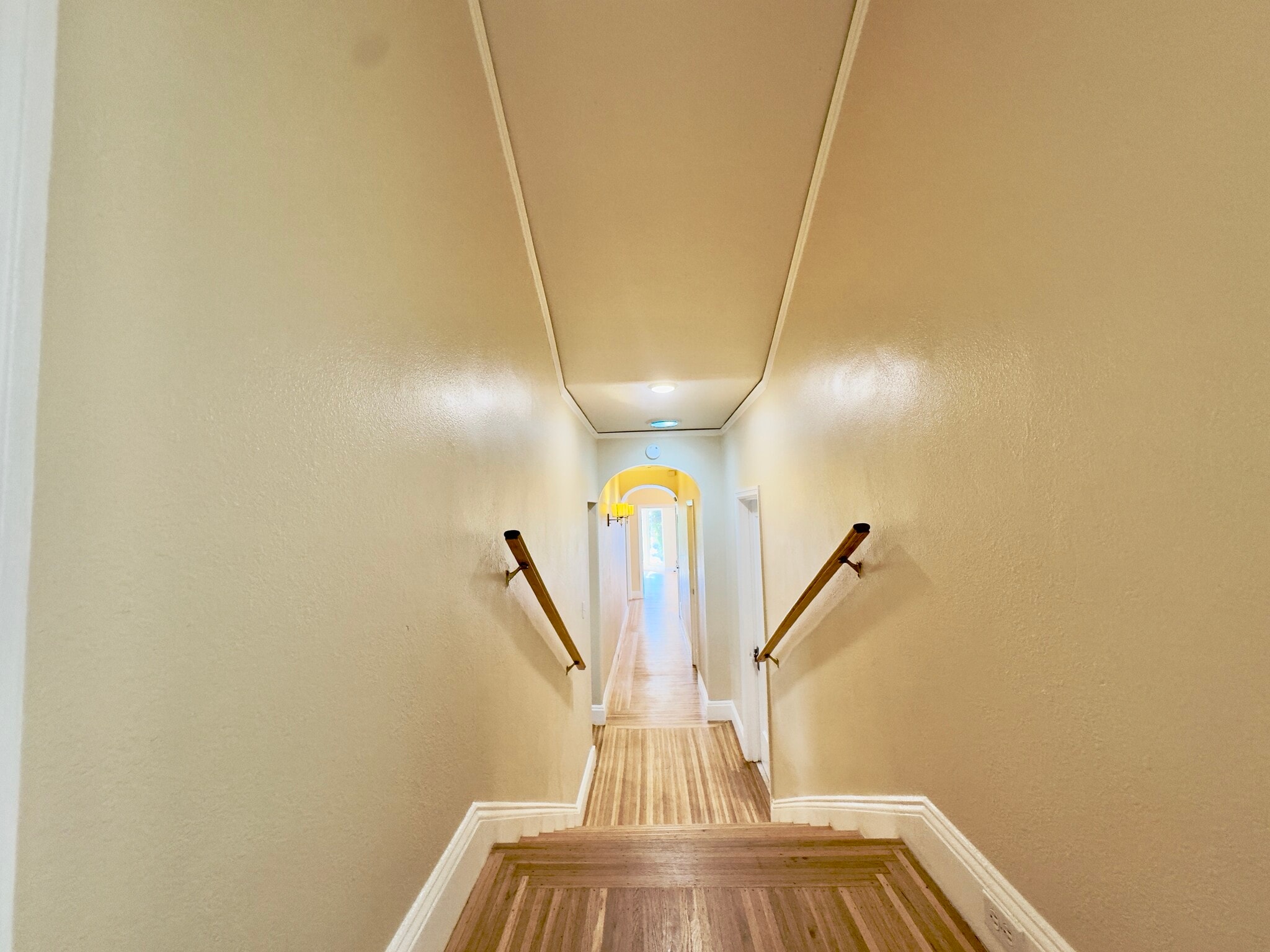 Building Photo - 2615 Maxwell Ave