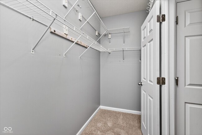 Building Photo - 6607 Laurelwood Dr